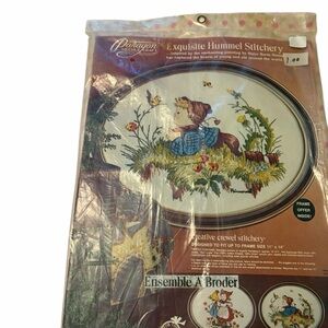 Vintage PARAGON Vintage Stitchery Kit with Multicolor Threads New from 1976